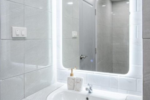 Condo in Khlong Toei, Bangkok, Thailand, 2 bedrooms  № 167698 - photo 13