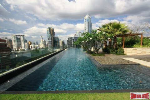 Apartment in Bangkok, Thailand 3 bedrooms № 193986