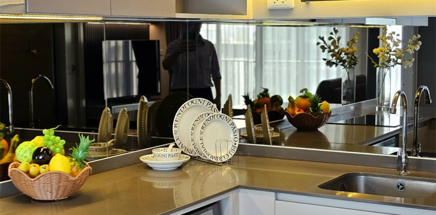 Condo in Bangkok, Thailand, 2 bedrooms  № 188052