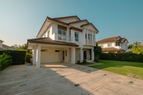 House in Chiang Mai, Thailand 3 bedrooms № 121973 - photo 1
