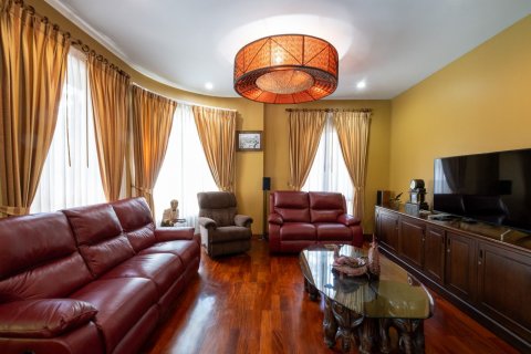 House in Chiang Mai, Thailand 6 bedrooms № 121969 - photo 7