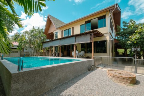 House in Chiang Mai, Thailand 6 bedrooms № 121969 - photo 2