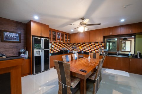 House in Chiang Mai, Thailand 6 bedrooms № 121969 - photo 9