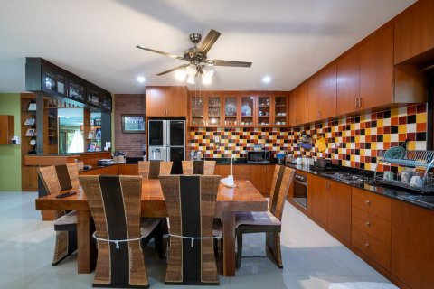 House in Chiang Mai, Thailand 6 bedrooms № 121969 - photo 10