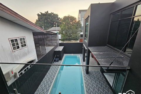 Maison à Bangkok, Thaïlande 4 chambres № 189403