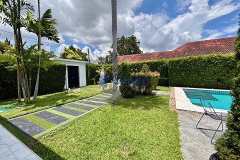 House in Pattaya, Thailand 4 bedrooms № 196859 - photo 9