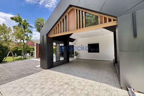 House in Pattaya, Thailand 4 bedrooms № 196859 - photo 21