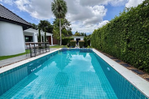 House in Pattaya, Thailand 4 bedrooms № 196859 - photo 16