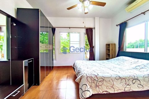 House in Pattaya, Thailand 3 bedrooms № 196860 - photo 13