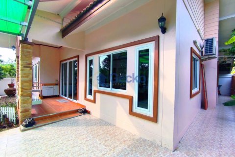 House in Pattaya, Thailand 3 bedrooms № 196860 - photo 3