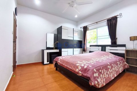 House in Pattaya, Thailand 3 bedrooms № 196860 - photo 16