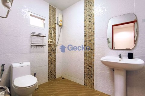 House in Pattaya, Thailand 3 bedrooms № 196860 - photo 15