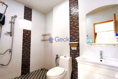 House in Pattaya, Thailand 3 bedrooms № 196860 - photo 10
