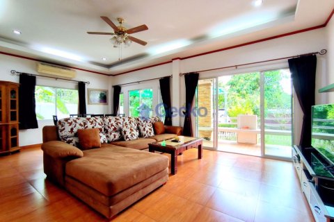 House in Pattaya, Thailand 3 bedrooms № 196860 - photo 7