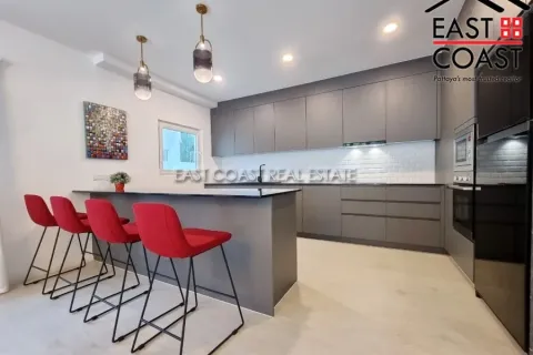 Casa de 3 dormitorios en Pattaya, Tailandia № 213763 - foto 11