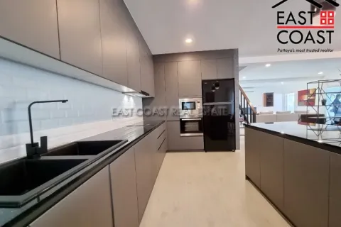 Casa de 3 dormitorios en Pattaya, Tailandia № 213763 - foto 12
