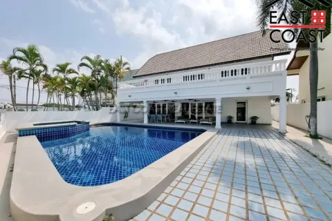 Casa de 3 dormitorios en Pattaya, Tailandia № 213763
