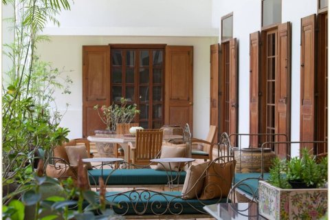 House in Bangkok, Thailand 4 bedrooms № 180672 - photo 10
