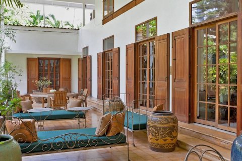House in Bangkok, Thailand 4 bedrooms № 180672 - photo 5