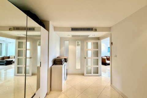 Condo in Pattaya, Thailand, 2 bedrooms  № 156779 - photo 11