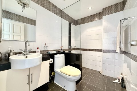 Condo in Pattaya, Thailand, 2 bedrooms  № 156779 - photo 12