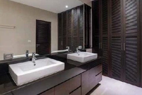 Villa in Hua Hin, Thailand 5 bedrooms № 167483 - photo 5
