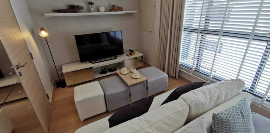 Дуплекс в Ваттхане, Бангкок, Таиланд с 2 спальнями  № 150017