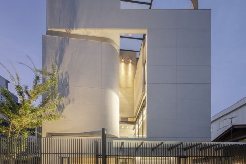 Дом в Сатхоне, Бангкок, Таиланд с 3 спальнями  № 136992 - фото 1