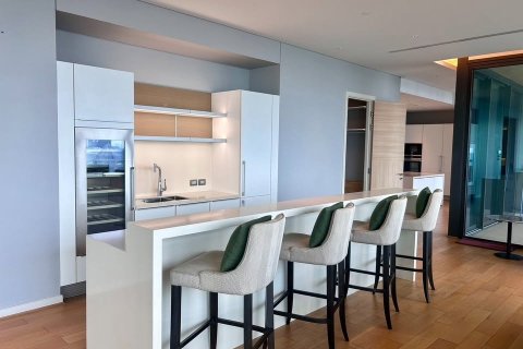 Кондоминиум с 3 спальнями в Патхум Ване, Бангкок, Таиланд № 172557 - фото 4