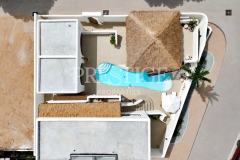 House in Pattaya, Thailand 4 bedrooms № 197465