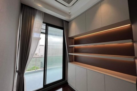 Вилла в Бангкоке, Таиланд с 5 спальнями  № 133779 - фото 28