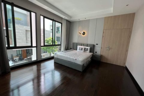 Вилла в Бангкоке, Таиланд с 5 спальнями  № 133779 - фото 18