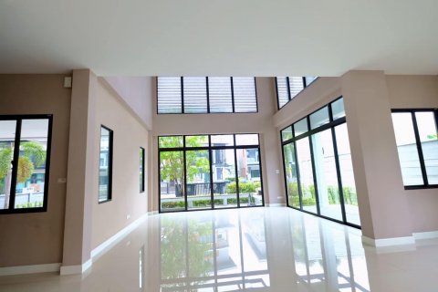 Вилла в Бангкоке, Таиланд с 7 спальнями  № 133778 - фото 4