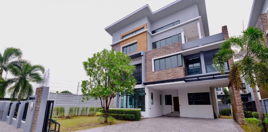 Вилла в Бангкоке, Таиланд с 7 спальнями  № 133778