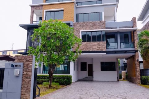 Вилла в Бангкоке, Таиланд с 7 спальнями  № 133778 - фото 2