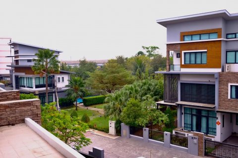 Вилла в Бангкоке, Таиланд с 7 спальнями  № 133778 - фото 12