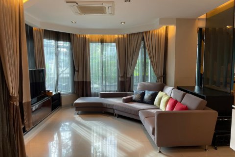 Вилла в Правете, Бангкок, Таиланд с 4 спальнями  № 133775 - фото 2