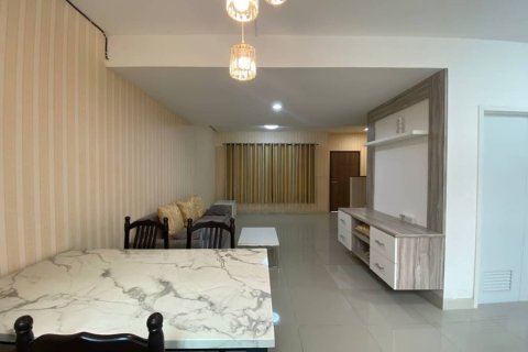 Таунхаус в Суан Луанге, Бангкок, Таиланд с 3 спальнями  № 154455 - фото 2