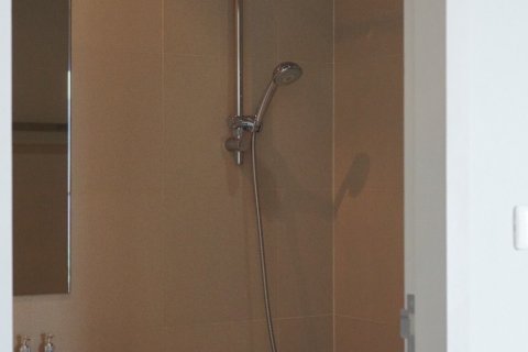 Studio dans le Condo à Khlong Toei, Bangkok, Thaïlande  № 170653 - photo 8