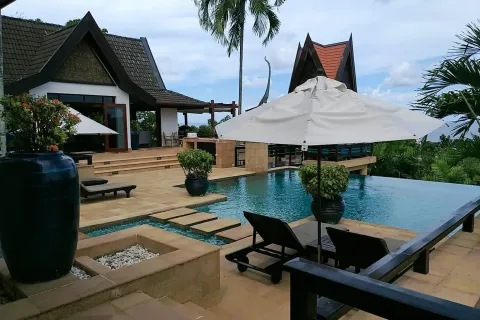 Villa in Phuket, Thailand 4 bedrooms № 167655 - photo 2