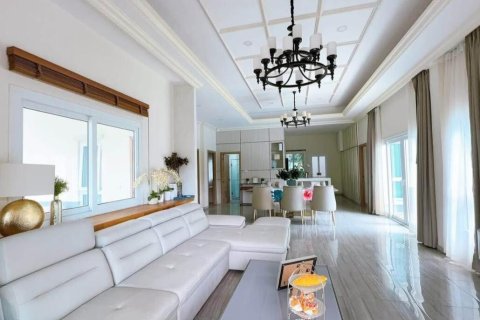 Дом в Паттайе, Таиланд с 3 спальнями  № 157151 - фото 4