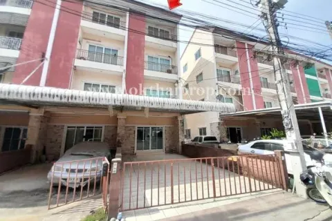 Townhouse à Pathum Thani, Thaïlande 5 chambres № 157154