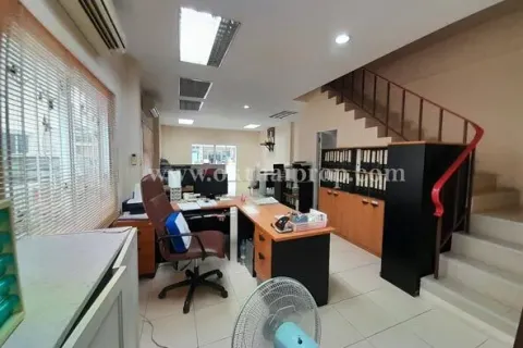 Townhouse à Pathum Thani, Thaïlande 5 chambres № 157154 - photo 2