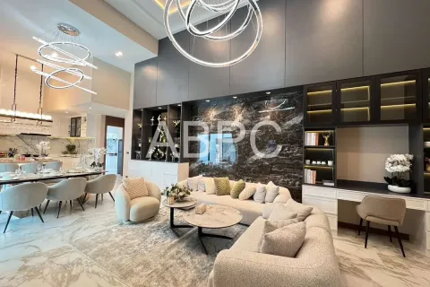 Casa de 4 dormitorios en Pattaya, Tailandia № 211794 - foto 7
