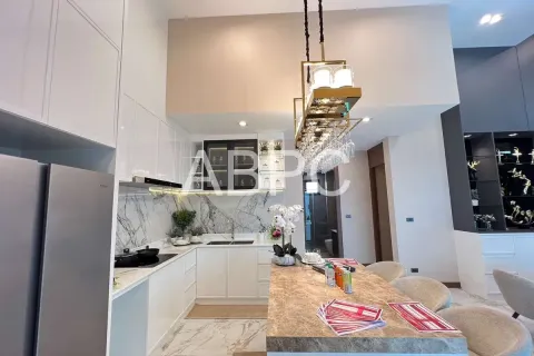 Casa de 4 dormitorios en Pattaya, Tailandia № 211794 - foto 10