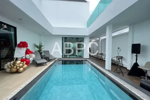 Casa de 4 dormitorios en Pattaya, Tailandia № 211794 - foto 6
