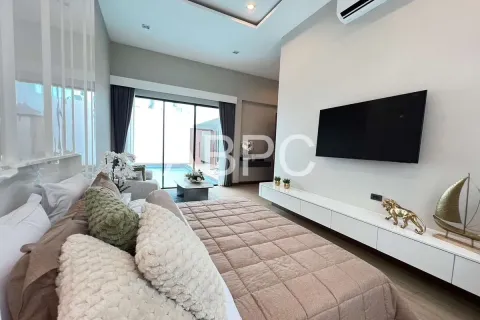 Casa de 4 dormitorios en Pattaya, Tailandia № 211794 - foto 18