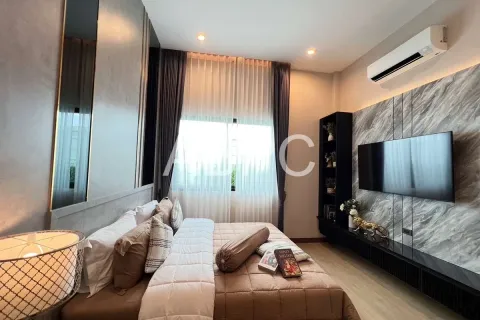 Casa de 4 dormitorios en Pattaya, Tailandia № 211794 - foto 13