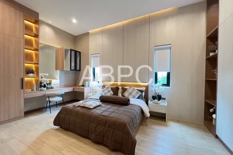 Casa de 4 dormitorios en Pattaya, Tailandia № 211794 - foto 12