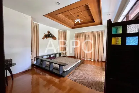 Casa de 4 dormitorios en Jomtien Beach, Pattaya, Tailandia № 211792 - foto 8